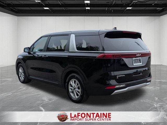 2024 Kia Carnival LX