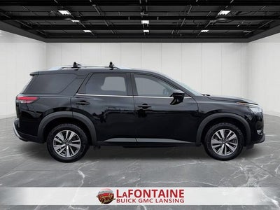 2023 Nissan Pathfinder SL 4WD