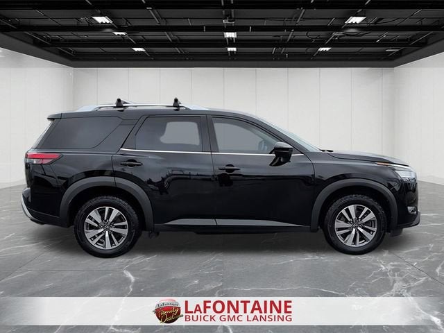 2023 Nissan Pathfinder SL 4WD