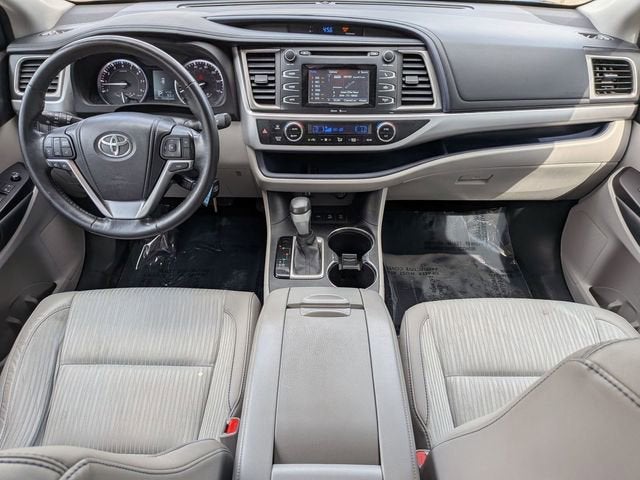 2015 Toyota Highlander LE