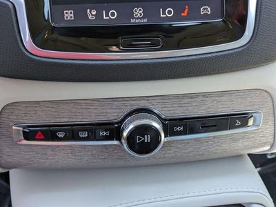2024 Volvo XC90 B5 Plus Bright Theme