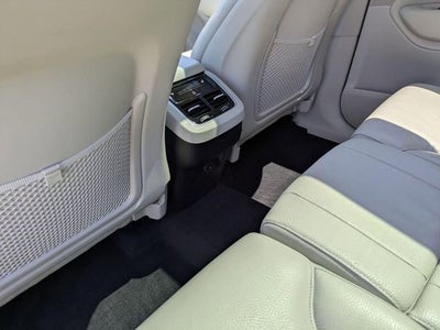 2024 Volvo XC90 B5 Plus Bright Theme