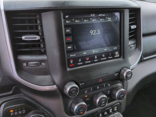 2020 RAM 1500 Big Horn Crew Cab 4x4 5'7" Box