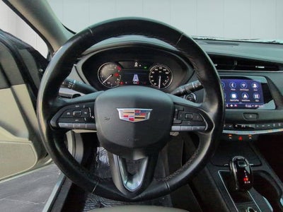 2023 Cadillac XT4 Premium Luxury