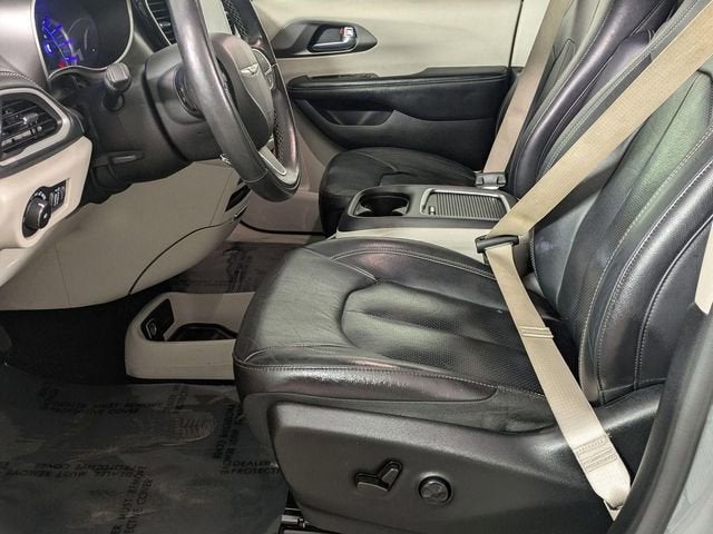 2022 Chrysler Pacifica Hybrid Touring L