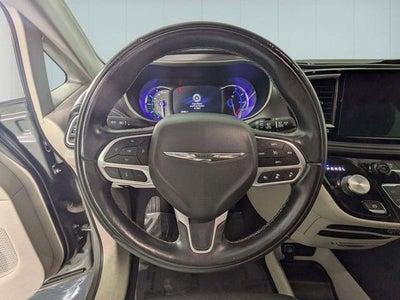 2022 Chrysler Pacifica Hybrid Touring L