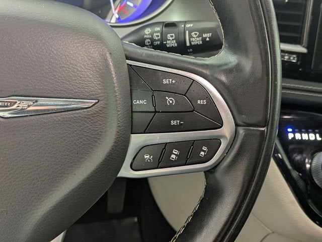 2022 Chrysler Pacifica Hybrid Touring L