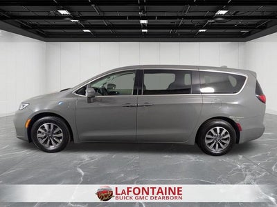2022 Chrysler Pacifica Hybrid Touring L