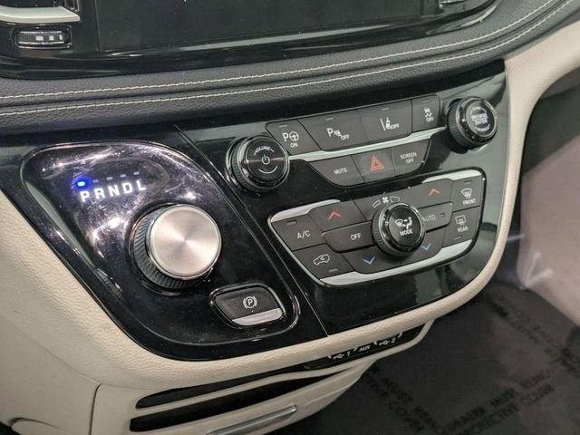 2022 Chrysler Pacifica Hybrid Touring L