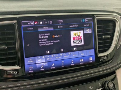2022 Chrysler Pacifica Hybrid Touring L