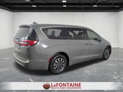 2022 Chrysler Pacifica Hybrid Touring L