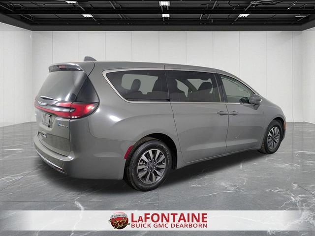 2022 Chrysler Pacifica Hybrid Touring L