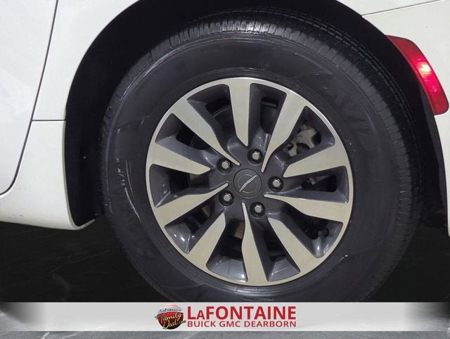 2024 Chrysler Pacifica Hybrid Select