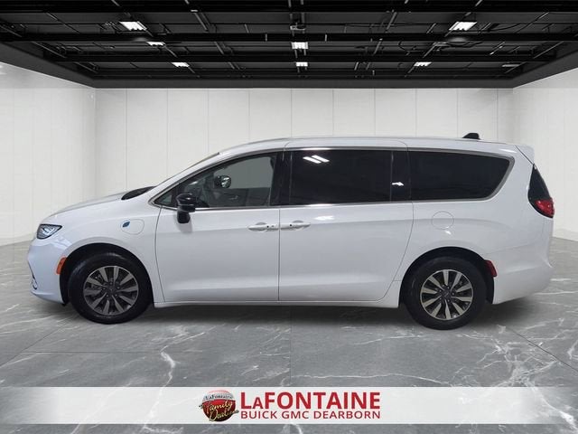 2024 Chrysler Pacifica Hybrid Select