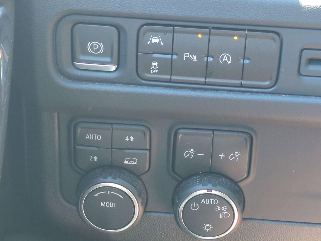 2023 Chevrolet Suburban LS