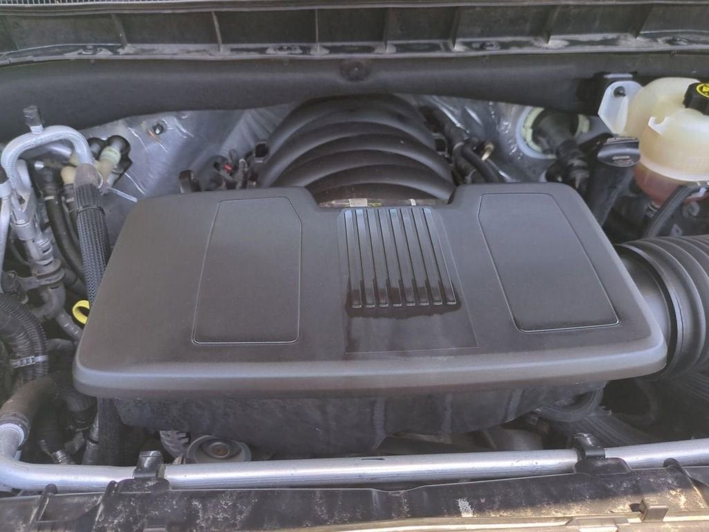 2023 Chevrolet Suburban LS