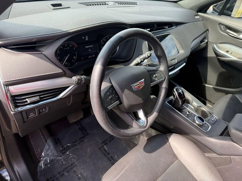 2023 Cadillac XT4 Premium Luxury