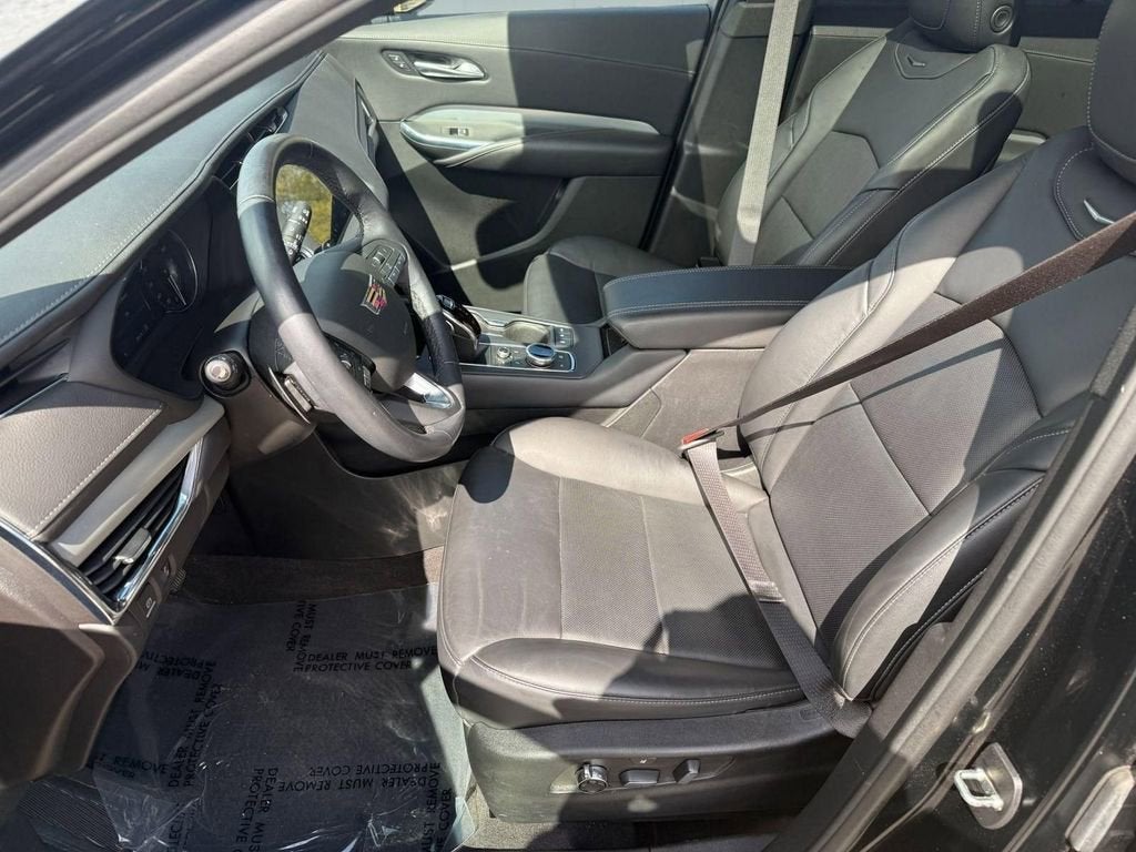 2023 Cadillac XT4 Premium Luxury