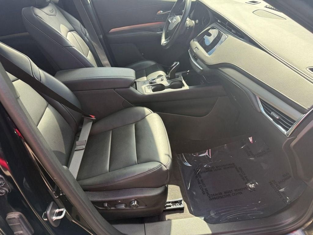 2023 Cadillac XT4 Premium Luxury