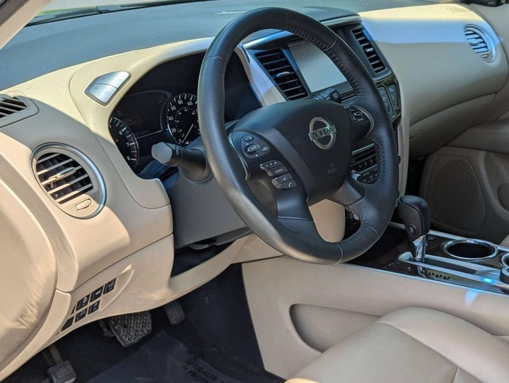 2016 Nissan Pathfinder SL