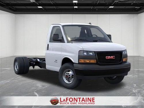 2025 GMC Savana Cutaway 3500 1WT