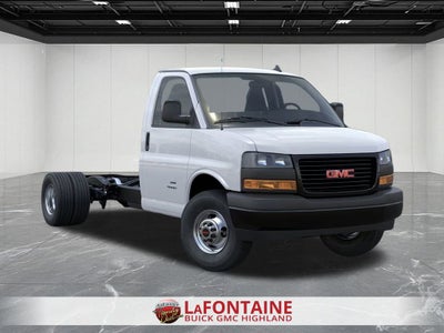 2025 GMC Savana Cutaway 3500 1WT
