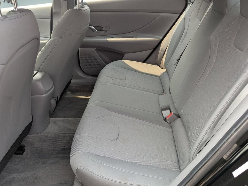 2023 Hyundai Elantra SE