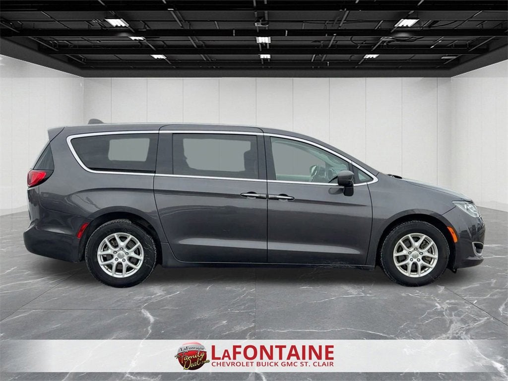 2020 Chrysler Pacifica Touring