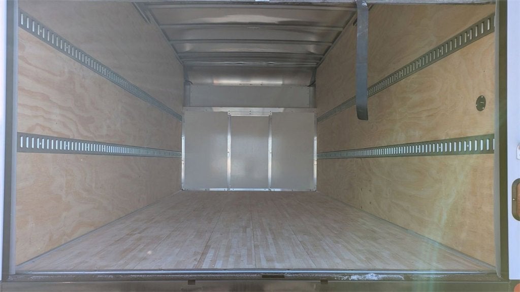 2025 GMC Savana Cutaway 3500 1WT