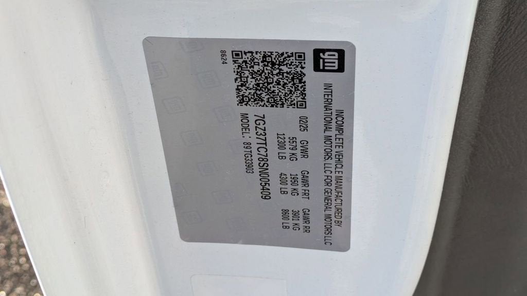 2025 GMC Savana Cutaway 3500 1WT