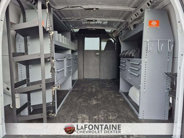 2025 Chevrolet Express Cargo WT