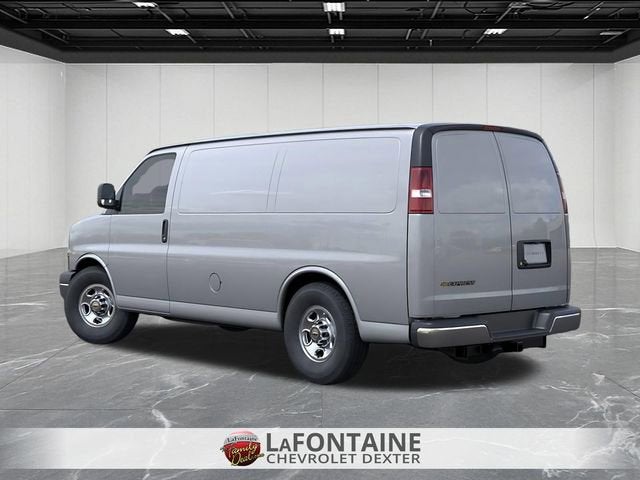 2025 Chevrolet Express Cargo WT