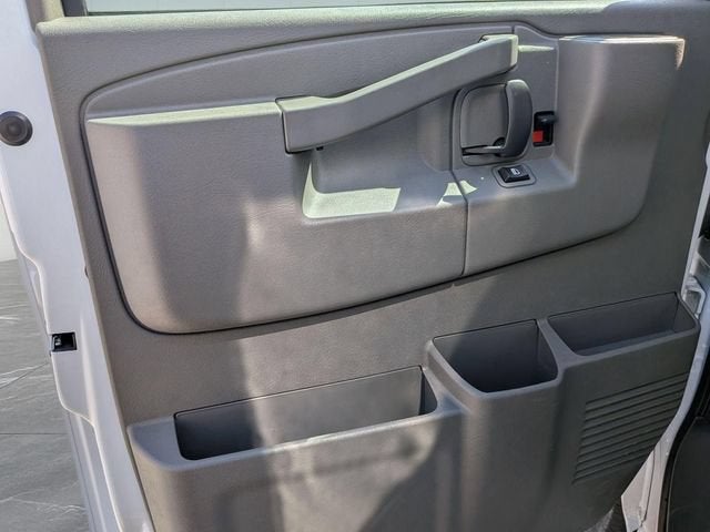 2026 Chevrolet Express Cutaway 3500 1WT