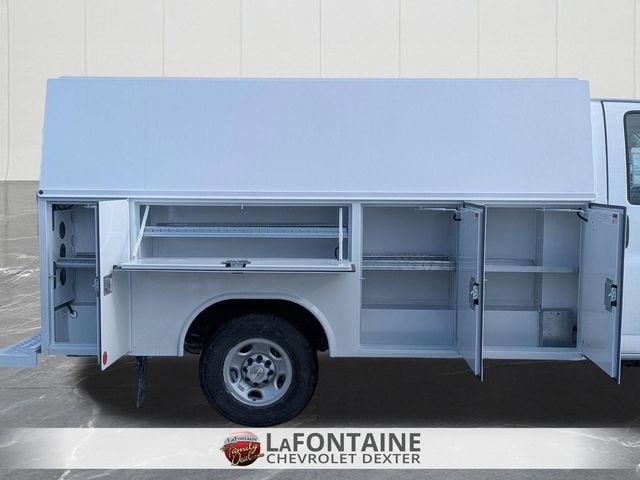 2025 Chevrolet Express Cutaway 3500 1WT