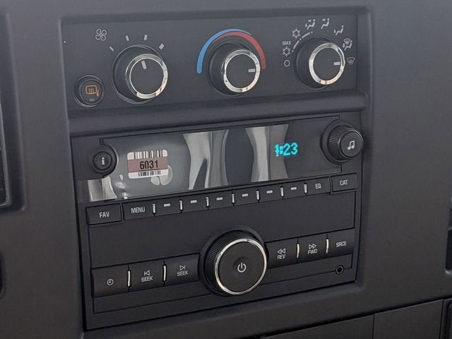 2025 Chevrolet Express Cutaway 3500 1WT