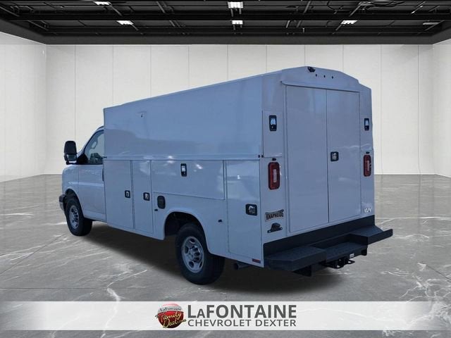 2026 Chevrolet Express Cutaway 3500 1WT