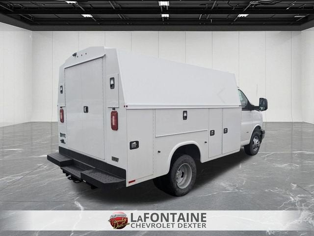 2026 Chevrolet Express Cutaway 3500 1WT