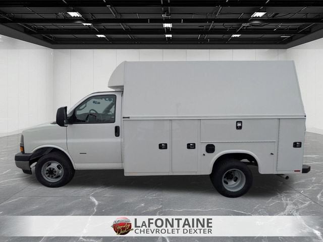 2026 Chevrolet Express Cutaway 3500 1WT