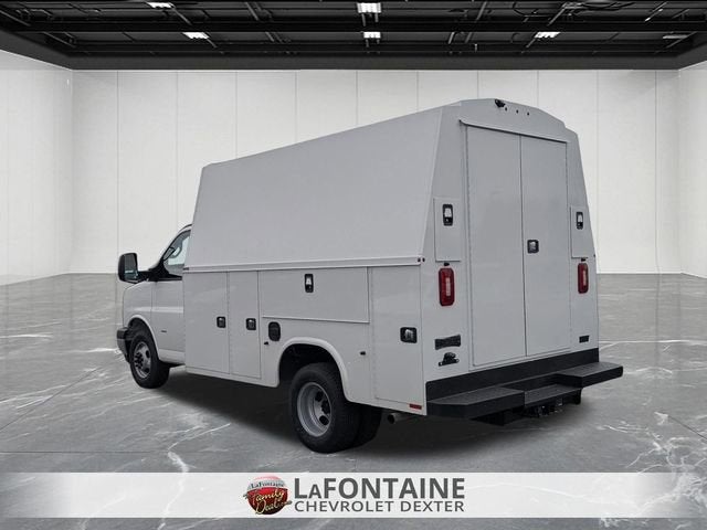 2026 Chevrolet Express Cutaway 3500 1WT