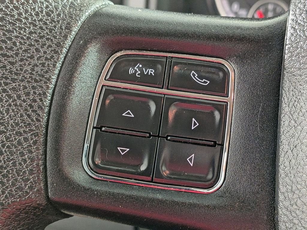 2017 RAM 1500 Express Crew Cab 4x4 5'7" Box