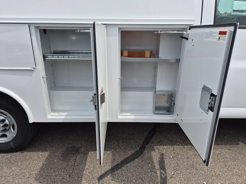 2026 Chevrolet Express Cutaway 3500 1WT