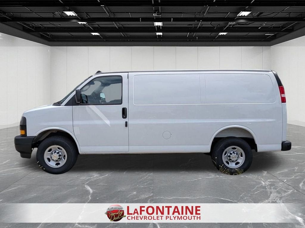 2025 Chevrolet Express Cargo WT