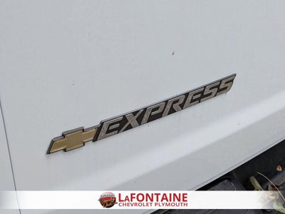 2025 Chevrolet Express Cargo WT
