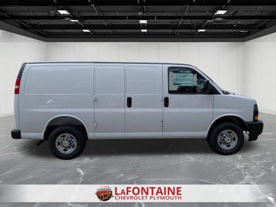 2025 Chevrolet Express Cargo WT