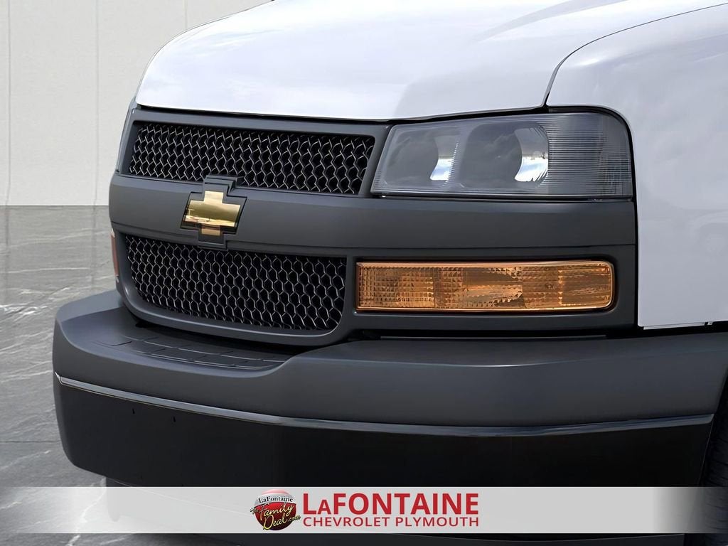2025 Chevrolet Express Cargo WT