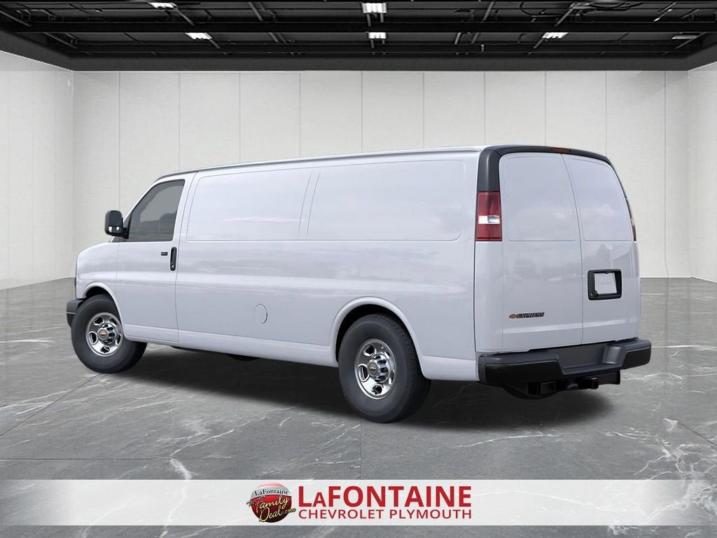 2025 Chevrolet Express Cargo WT