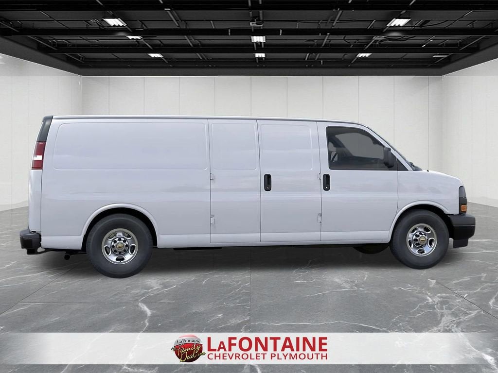 2025 Chevrolet Express Cargo WT