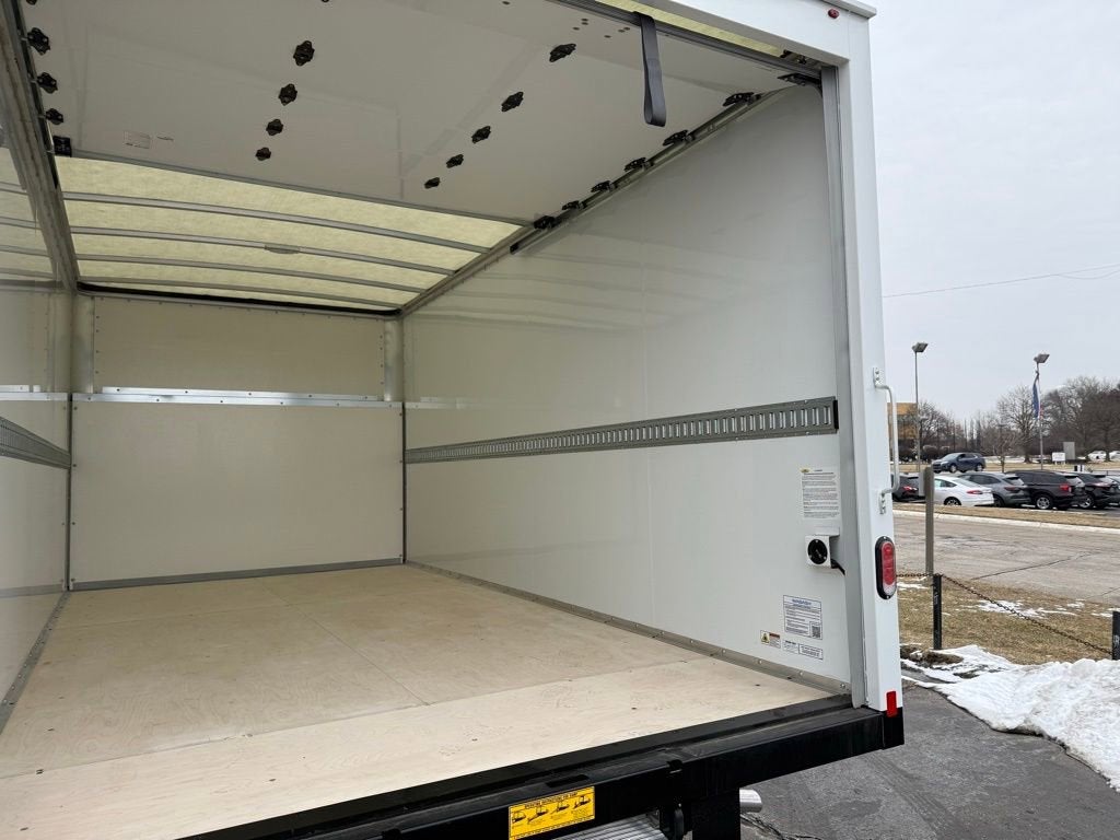 2024 Chevrolet Express Cutaway 4500 2WT