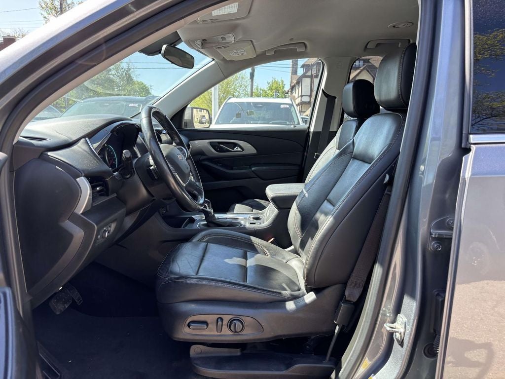 2021 Chevrolet Traverse LT Leather