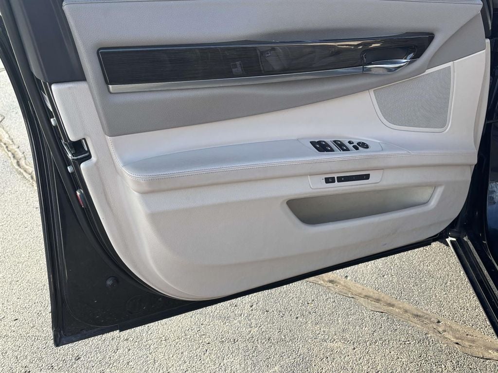 2011 BMW 7 Series 750Li xDrive